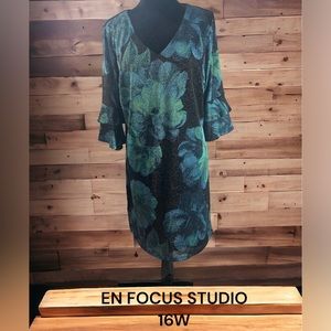 EN FOCUS STUDIO, 16W, BLACK/BLUE/GREEN,SHIMMERING FLORAL DRESS. C6